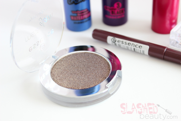 REVIEW: Essence Summer 2014 Collection- Metal Glam in Chocolate Jewelry