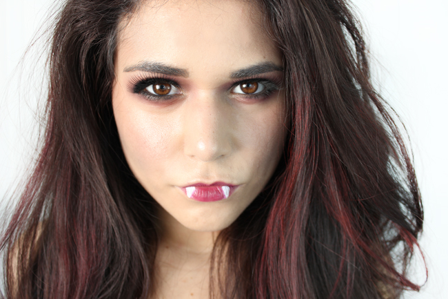 Halloween Makeup Tutorial: Easy Vampire Look