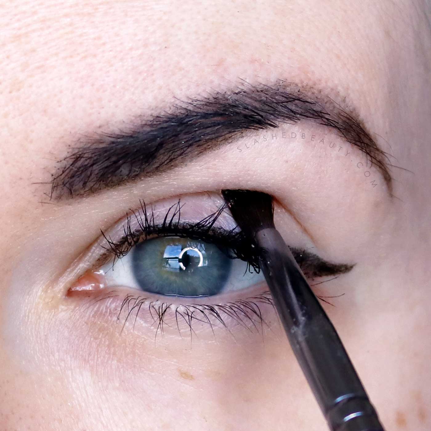 6 Eye Makeup Tips for Hooded Eyes | Slashed Beauty