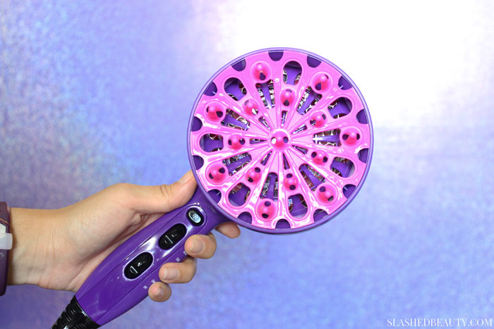 The Curlipops Hair Diffuser is supposed to create much volume and texture... would I recommend it? See how it works. | Slashed Beauty