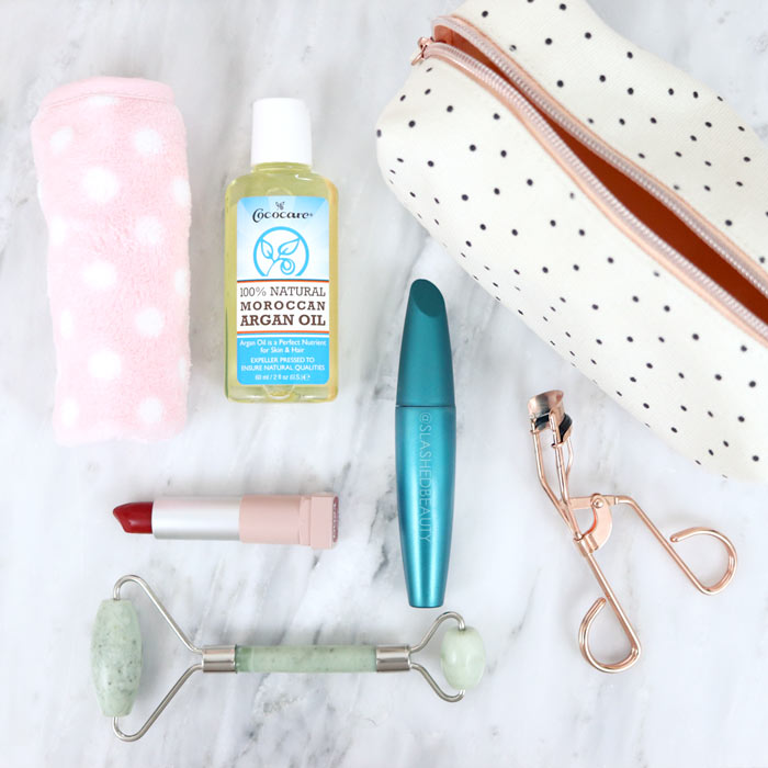 If you're trying to pack light for your next vacation, you need to pack a bottle of 100% Argan Oil. Find out how many ways you can use Argan Oil while traveling. | Slashed Beauty