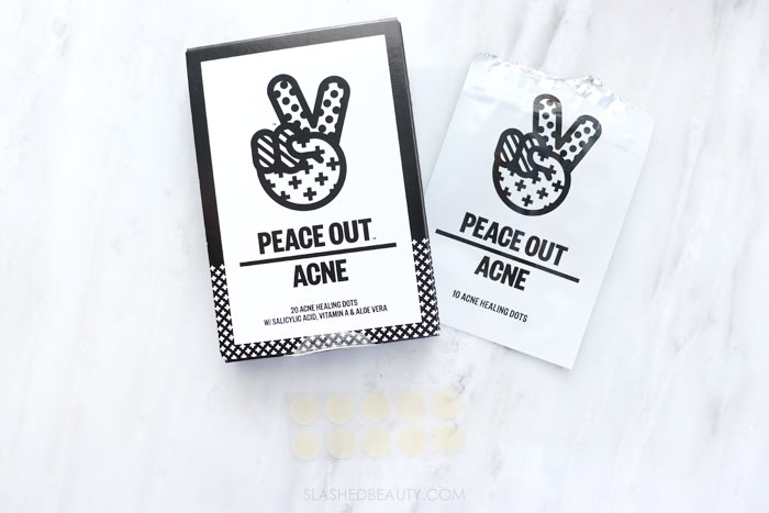 Peace Out Acne Healing Dots Review | Peace Out Acne Healing Dots and Pore Treatment Strips use hydrocolloid technology to draw out impurities, heal blemishes and prevent blackheads. Check out how it works! | Slashed Beauty
