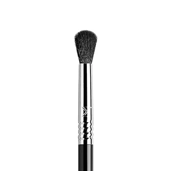 Sigma E38 Diffused Crease Brush | The Best Makeup Brushes from Sigma (+ a Coupon Code!) | Slashed Beauty